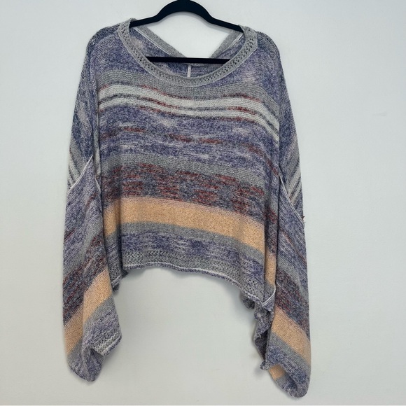 $168 Free People Large Saturn Poncho Top Sweater Crop Knit Crcheted - Picture 2 of 4